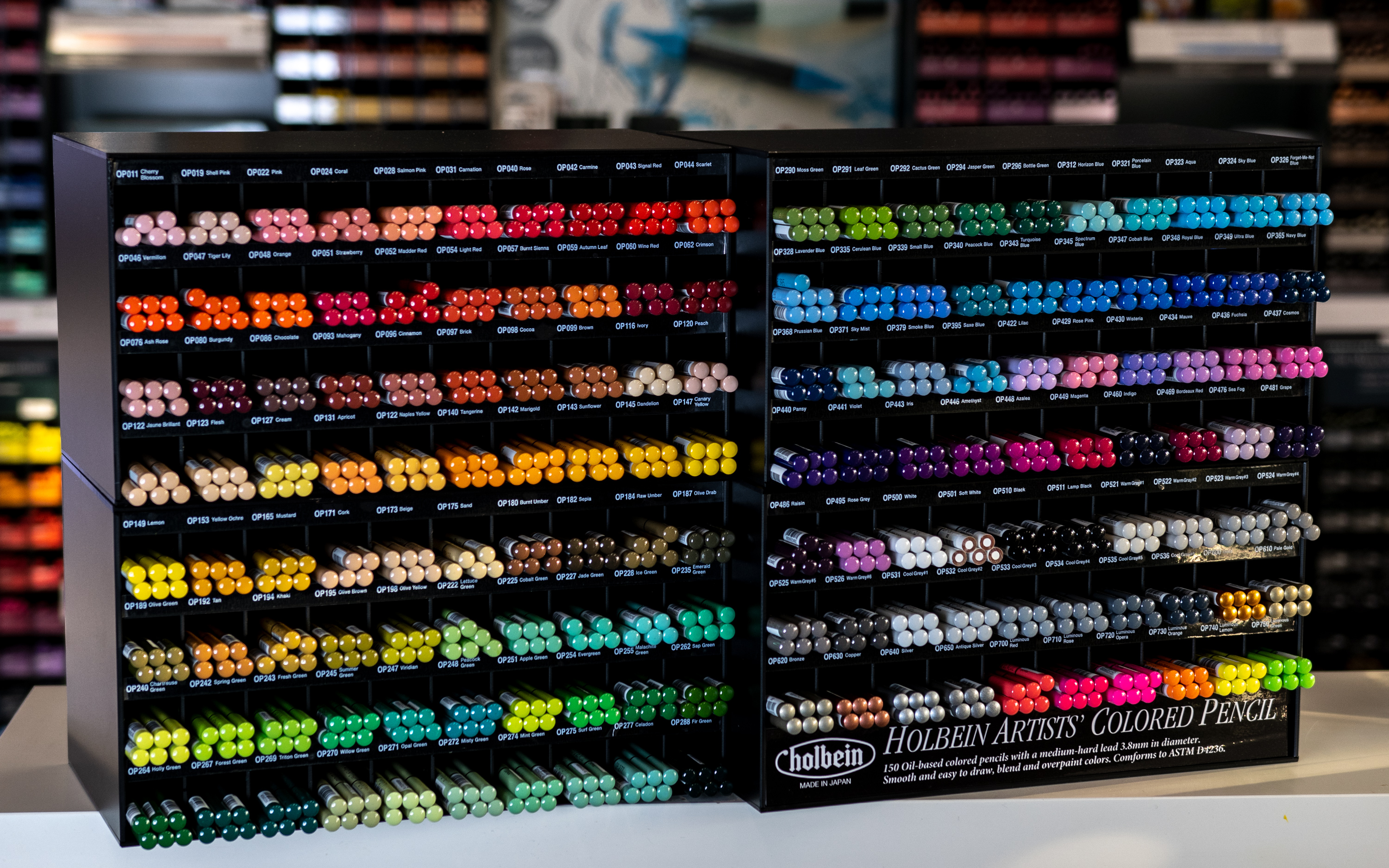 Holbein Artists Colored Pencil